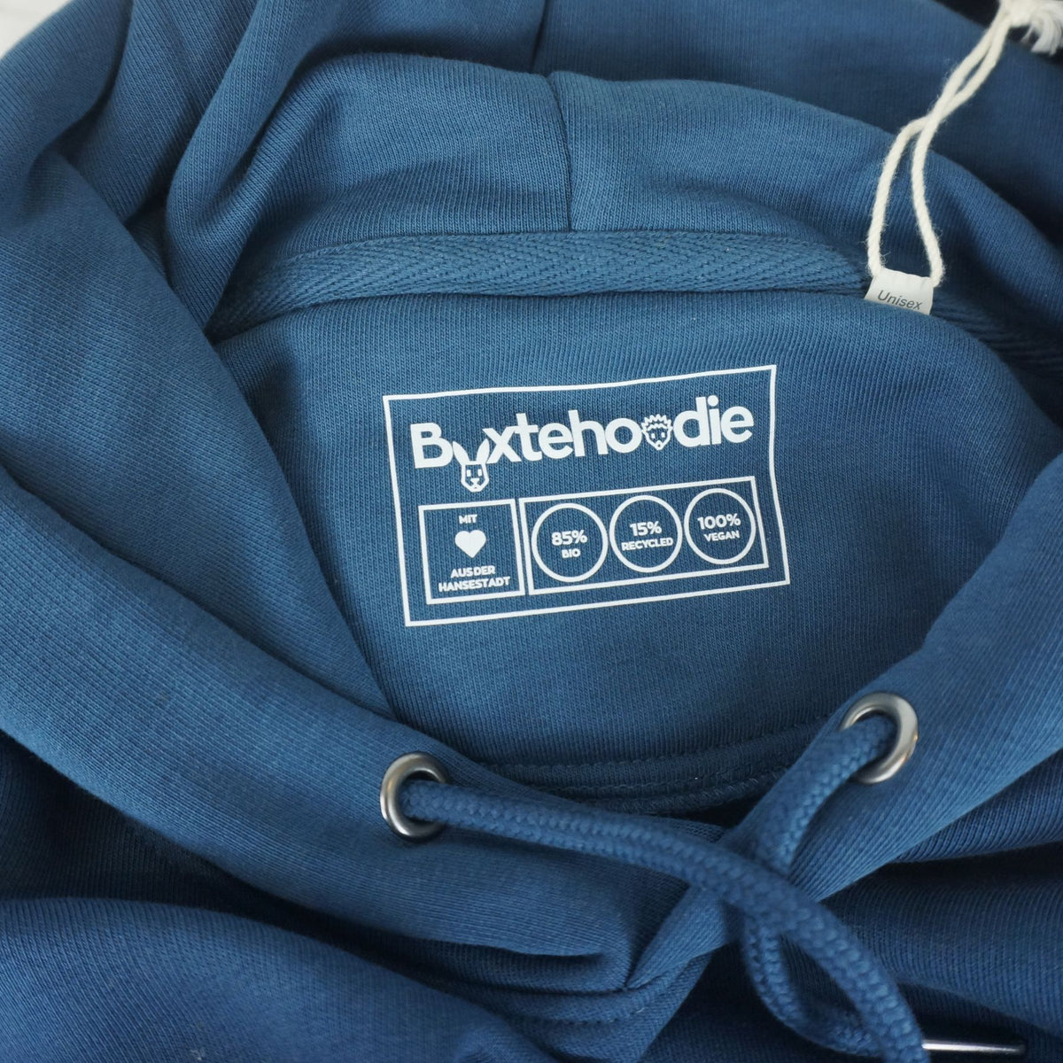 Eingedruckter Nackenprint im blauen Buxtehoodie Kapuzenpullover